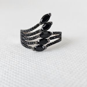 Elegant Genuine Black Spinel Sterling Silver Ring Size 7!